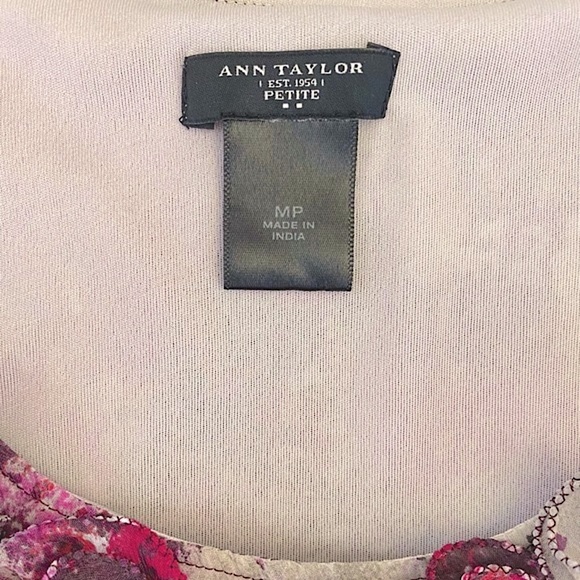 Ann Taylor Petite Top🌺🌸 - Picture 6 of 9